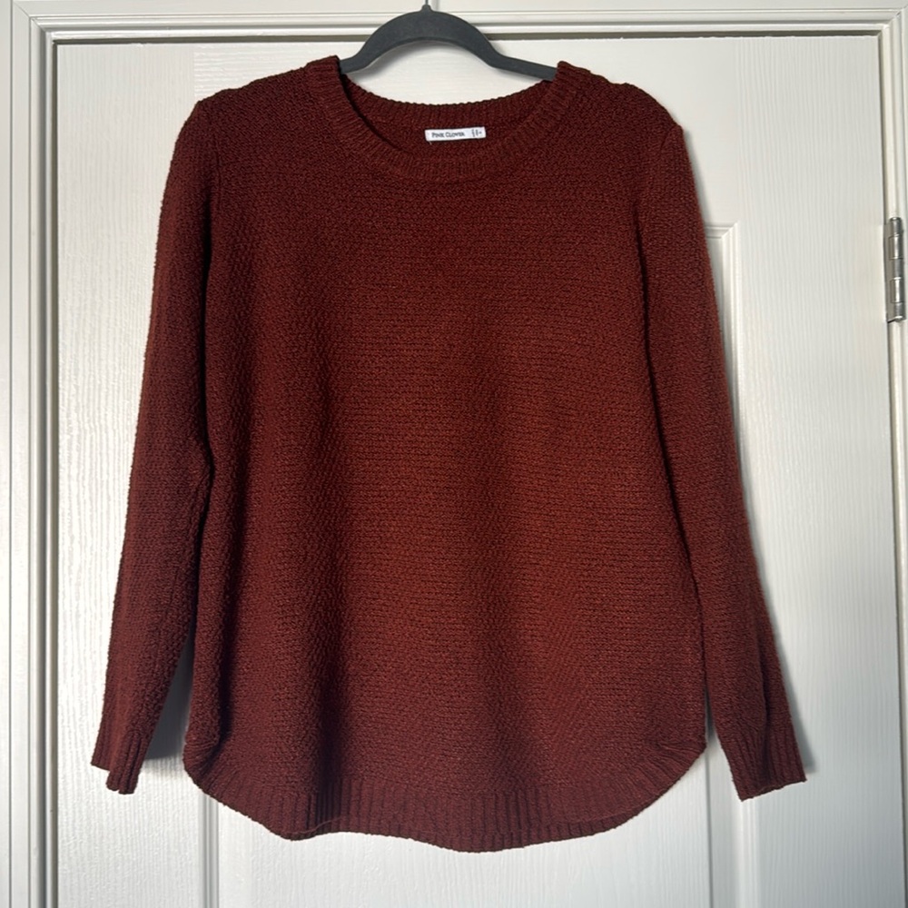 Women’s Pink Clover sweater (copper colored), Size: Large